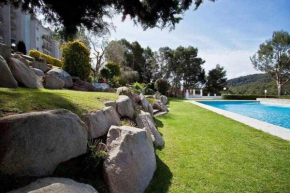 Apartamento recién reformado con piscina y AC
